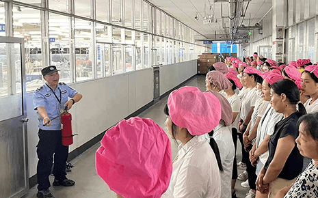 劉潭服裝開(kāi)展特殊工種員工夏季消防安全培訓(xùn)