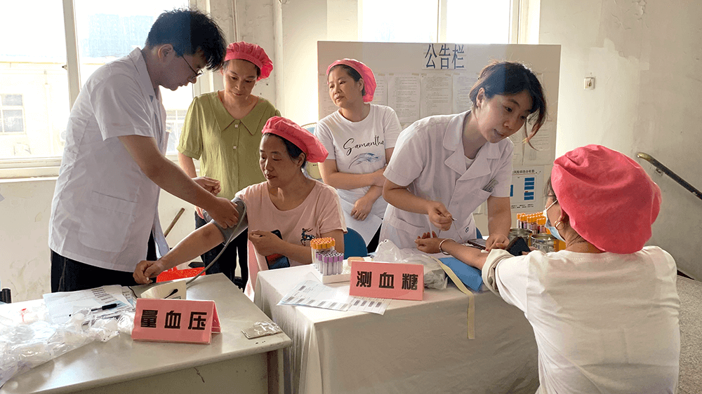 劉潭服裝家醫(yī)進企業(yè)