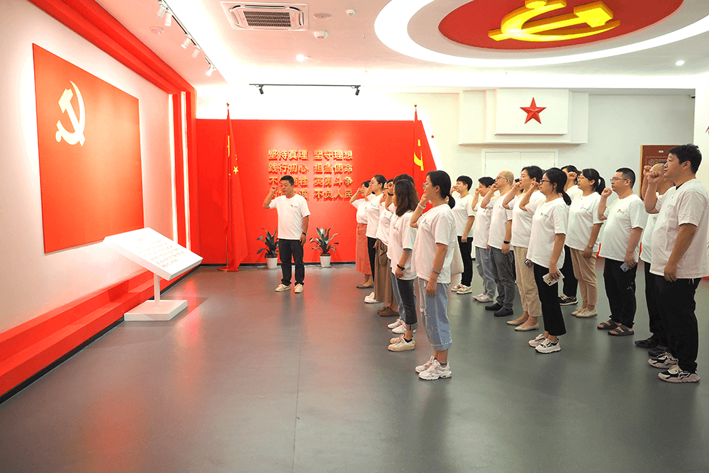 劉潭服裝延安精神無(wú)錫學(xué)習(xí)天地研學(xué)之行