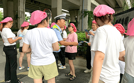 劉潭服裝：遵守道路交通法，爭當文明出行人