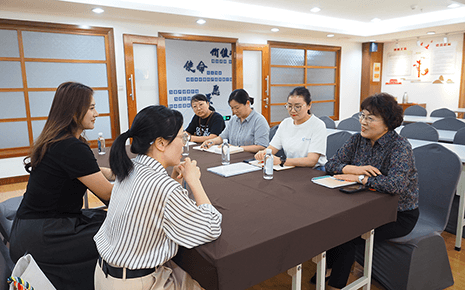 熱烈歡迎街道組織委員到劉潭服裝指導(dǎo)黨建工作