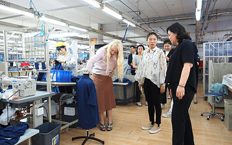 熱烈歡迎市電子商務(wù)協(xié)會(huì)到劉潭服裝開展走訪調(diào)研 熱烈歡迎市電子商務(wù)協(xié)會(huì)到劉潭服裝開展走訪調(diào)研