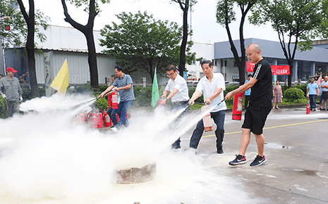 劉潭服裝舉辦二十三屆一次職工消防運動會