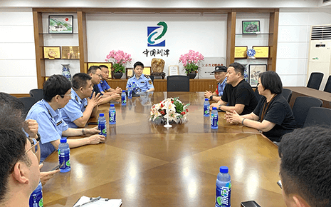 助力安全生產(chǎn)——街道聯(lián)合檢查組到劉潭服裝開展安全檢查 助力安全生產(chǎn)——街道聯(lián)合檢查組到劉潭服裝開展安全檢查