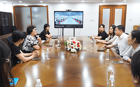 熱烈歡迎區(qū)委常委與組織部部長一行到劉潭服裝開展走訪調(diào)研 熱烈歡迎區(qū)委常委與組織部部長一行到劉潭服裝開展走訪調(diào)研