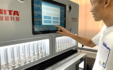 劉潭服裝：科技力量推動(dòng)企業(yè)智能化轉(zhuǎn)型發(fā)展