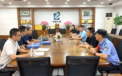 市安全生產(chǎn)督導(dǎo)組到劉潭服裝進行安全檢查