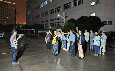 劉潭服裝開展夜間宿舍樓應(yīng)急逃生演練