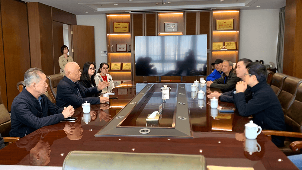 熱烈歡迎監(jiān)利市人大無錫招商考察團(tuán)到劉潭服裝考察調(diào)研