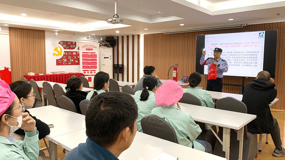 劉潭服裝新員工入職：開(kāi)啟培訓(xùn)計(jì)劃