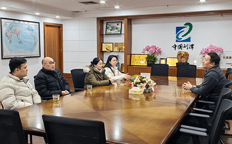 工商聯(lián)走進(jìn)劉潭服裝，共話發(fā)展新篇章