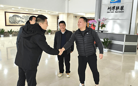 區(qū)應(yīng)急管理局黨委邱書(shū)記帶隊(duì)走訪劉潭服裝