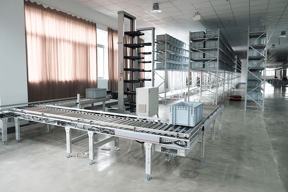 劉潭服裝三樓車間智能化升級穩(wěn)步推進