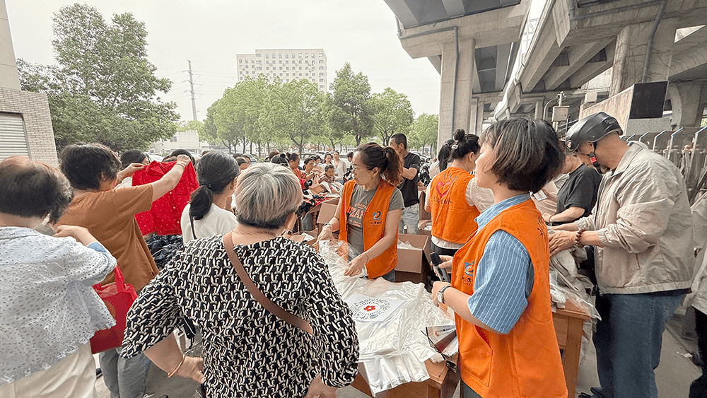 暖聚劉服，愛匯久久！劉潭服裝公益義賣傳遞溫暖力量