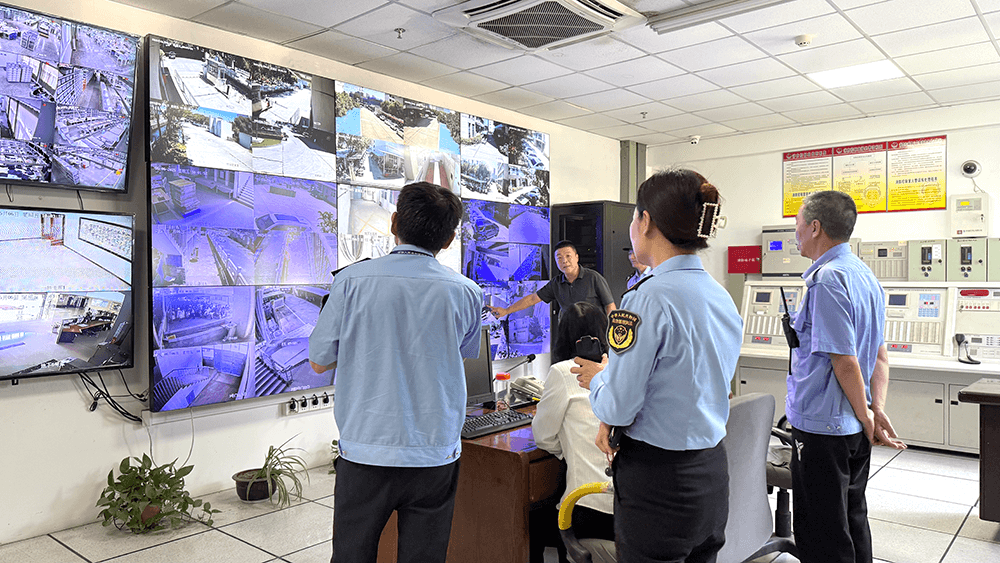 區(qū)應急管理局深入劉潭服裝開展消防安全專項檢查