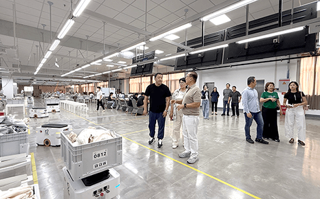 印尼貴賓蒞臨劉潭服裝：共探智能制造新篇章