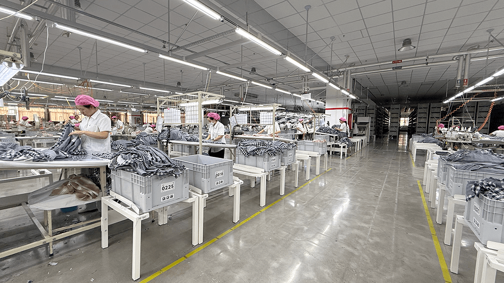 劉潭服裝：高溫&ldquo;烤&rdquo;驗下的安全生產(chǎn)堅守