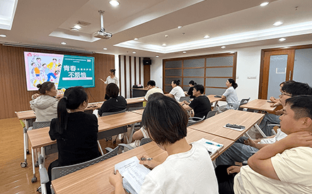 區(qū)婦聯(lián)走進劉潭服裝，共話家庭教育新篇