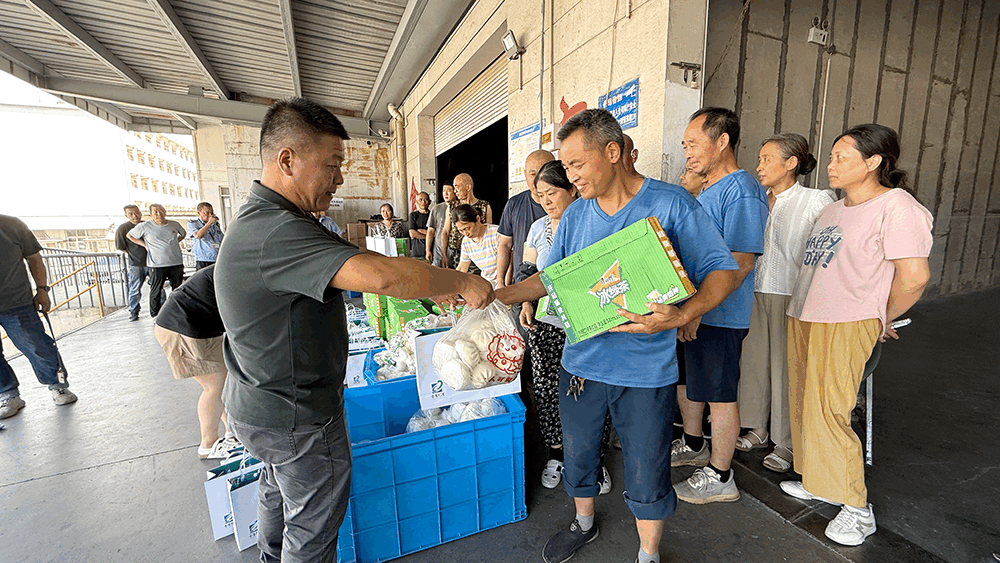劉潭服裝：夏日送清涼 關(guān)懷沁人心