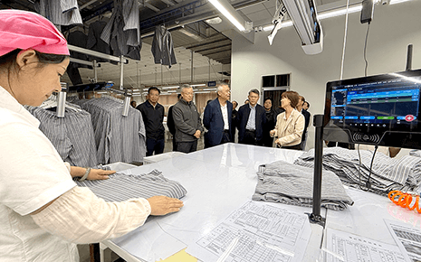 熱烈歡迎廣西政協(xié)考察團(tuán)蒞臨劉潭服裝，見證智能風(fēng)采