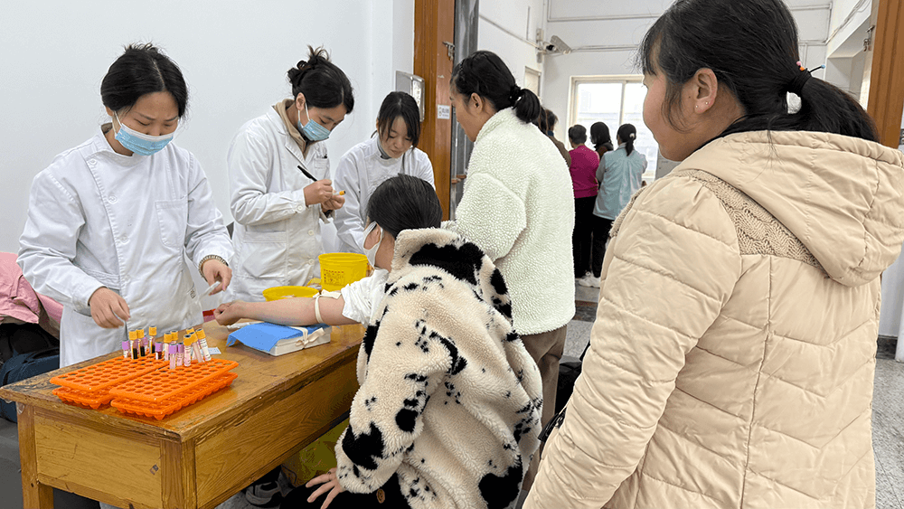 劉潭服裝：關(guān)懷入微，員工健康有&ldquo;醫(yī)&rdquo;靠