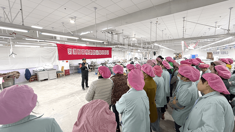 劉潭服裝持續(xù)開(kāi)展車(chē)間防火安全培訓(xùn)