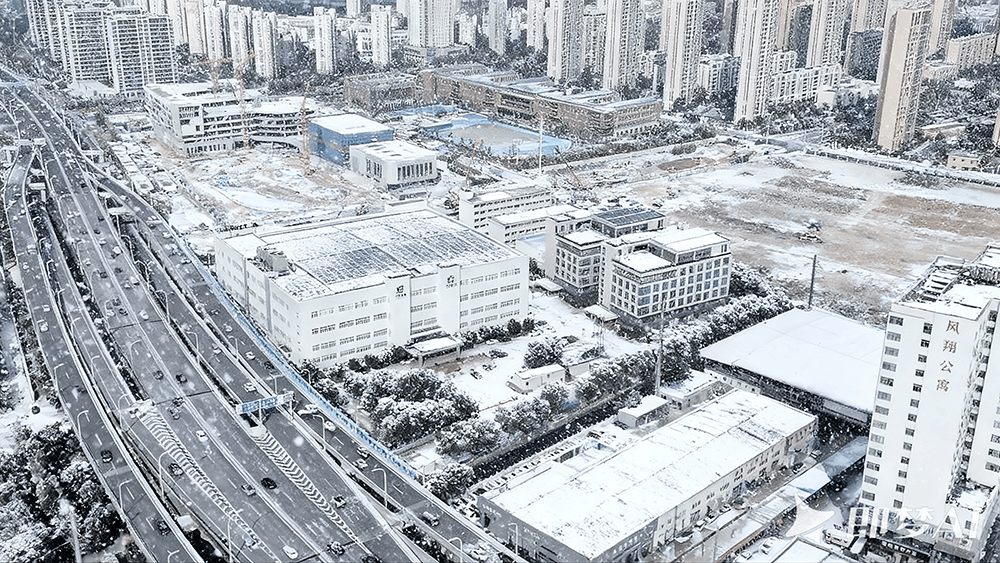 劉潭服裝：瑞雪映照下的智能制造新景