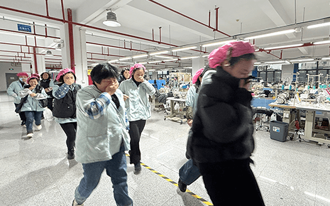 劉潭服裝開展冬季應(yīng)急逃生演練：筑牢安全防線
