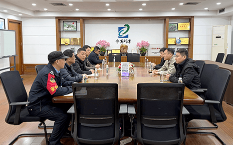 區(qū)應(yīng)急管理局局長(zhǎng)“沉浸式”調(diào)研：深入劉潭服裝查安全