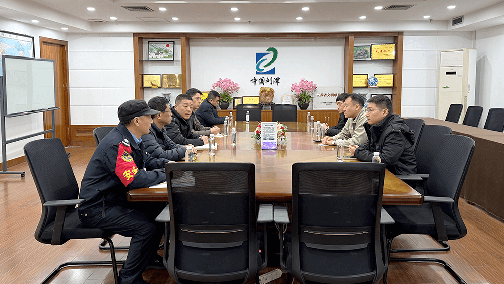 區(qū)應急管理局局長&ldquo;沉浸式&rdquo;調研：深入劉潭服裝查安全