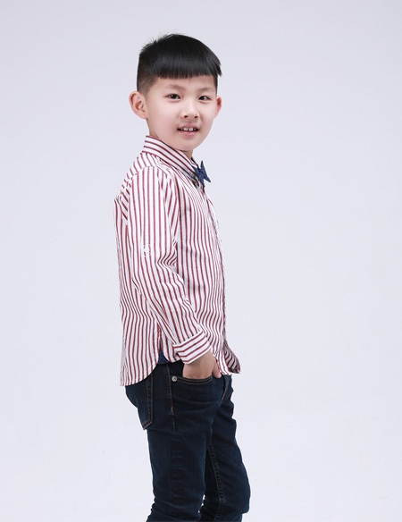 條紋長(zhǎng)袖襯衫