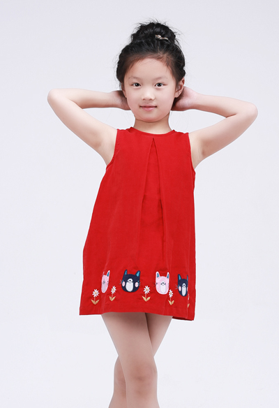 童真無袖連衣裙
