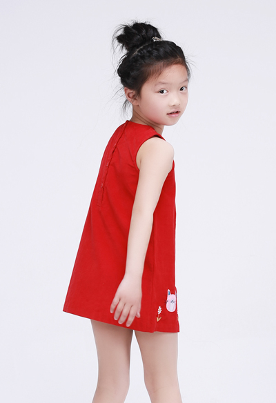童真無袖連衣裙