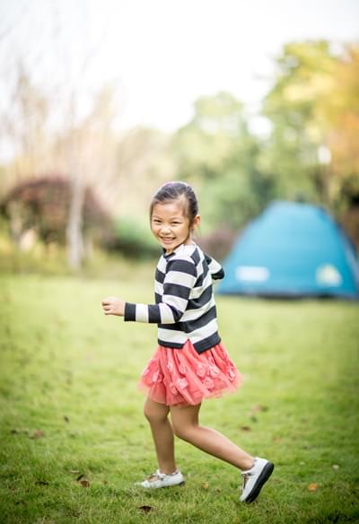 經(jīng)典黑白條兒童針織衫