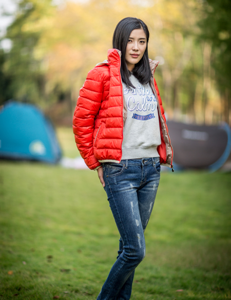 女式連帽純色短款棉服