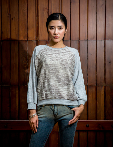 圓領(lǐng)長袖針織服