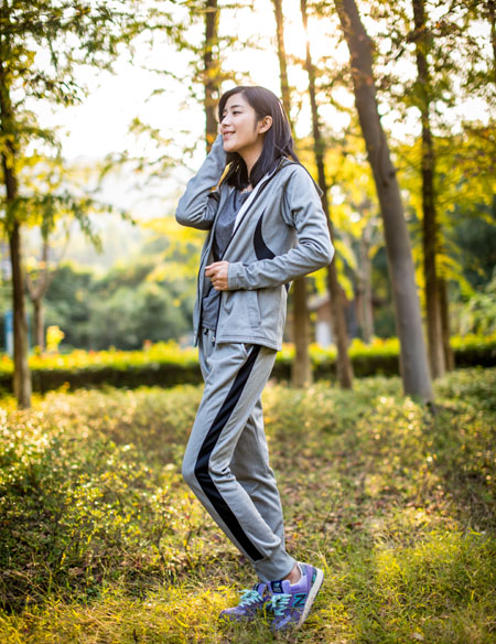 女式休閑運(yùn)動套裝